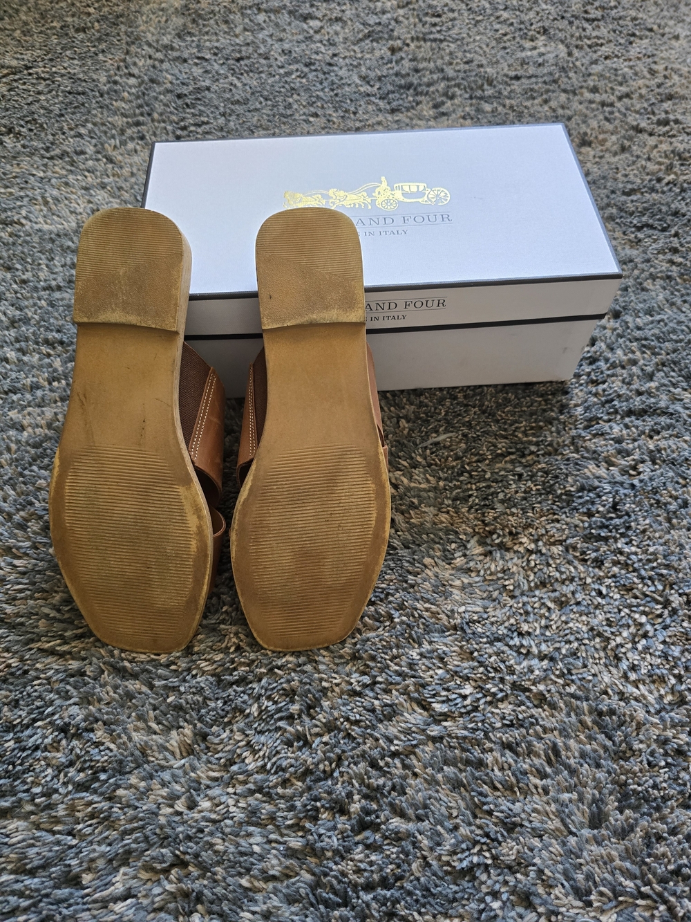 Coach and Four Women's Tan Leather Slide Sandals. - Picture 4 of 4